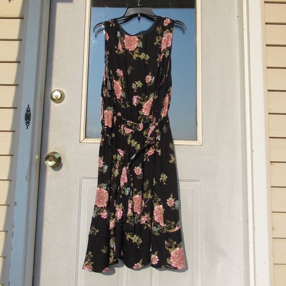 Relisted American Rag floral print sleeveless dress w crochet like detail 3X jrs - Picture 8 of 16